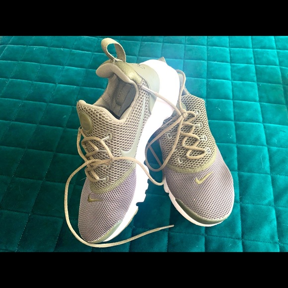 Nike Shoes - Picture 1 of 7